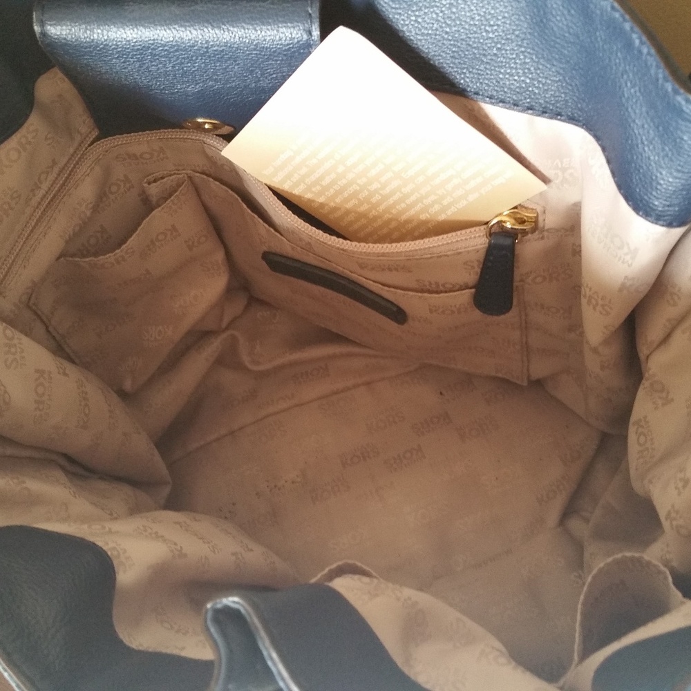 Bags - Picture 3 of 7